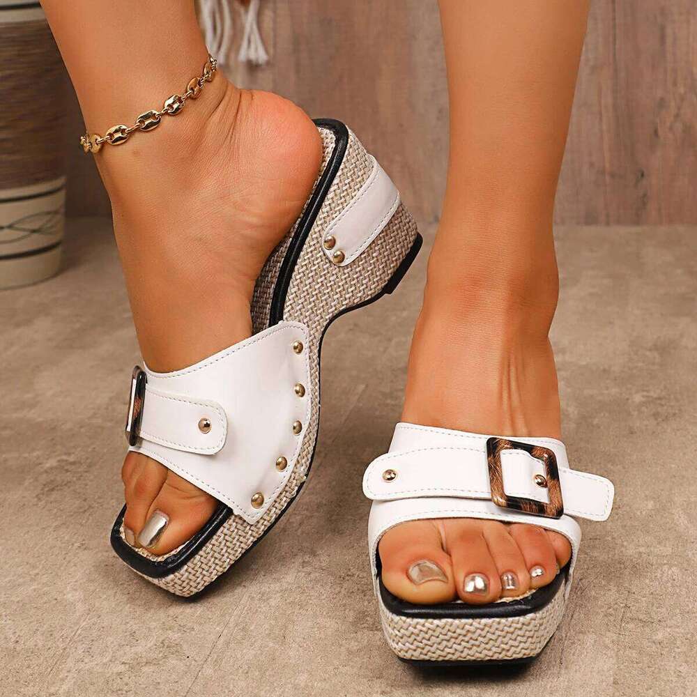 Summer 2025 New Women's Fashion Wedge High Heels Studd Metal Buckle Embellished Casual Roman Sandals