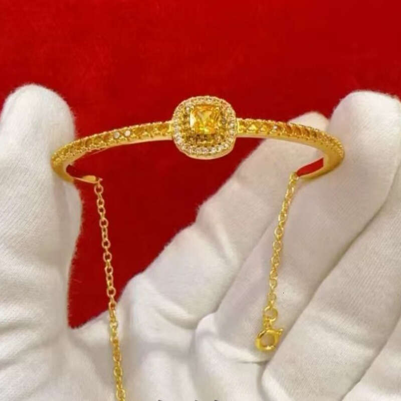 Luxury Sparkling Citrine Bracelet for Women Cute Square Sugar Design Shiny Crystal Light Luxury Fashion Jewelry