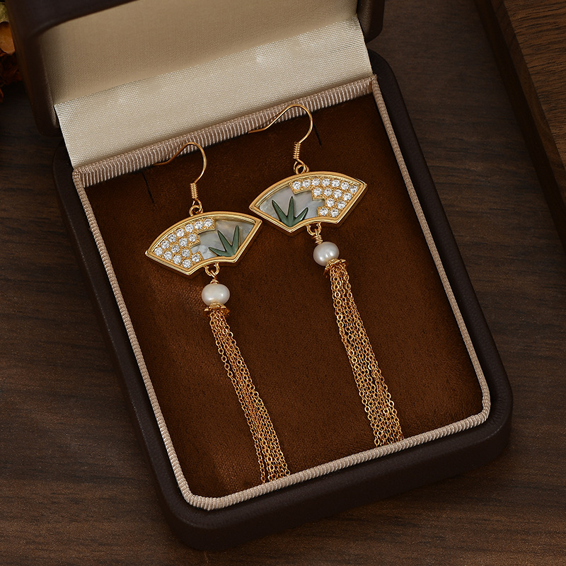 S925 Silver Chinese Style Exquisite Niche National Shell Pearl Fan Earrings Retro Charm Long Tassel Drop Earrings Trend Classic Party Wedding Pendant 