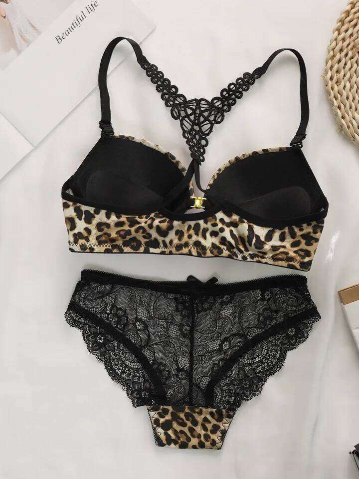 Ladies' New Leopard Print Sexy And Comfortable Front Bbutton Beautiful Back Lace Triangle Underwear Set A3159
