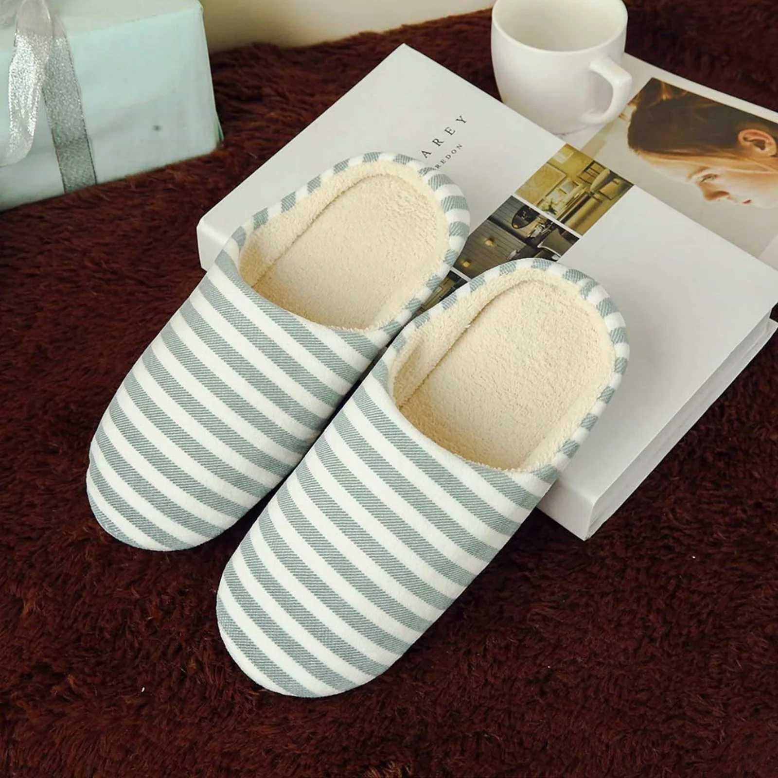 New Slippers Women Men Warm Striped Home Cotton Slippers Women Indoors Slip On Flats Cozy Winter Silent Shoes Woman Soft S260305