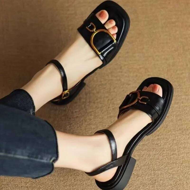 2025 Summer New Flat Bottom Roman Buckle Sandals with Non Slip Rubber Soles Fashion Women's Shoes
