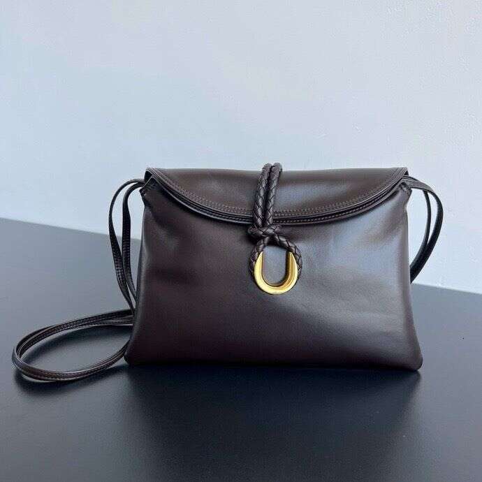 New Cross Crossbody Bag High Quality Texture Double Flap Metal Buckle Clutch XIU LAI SI