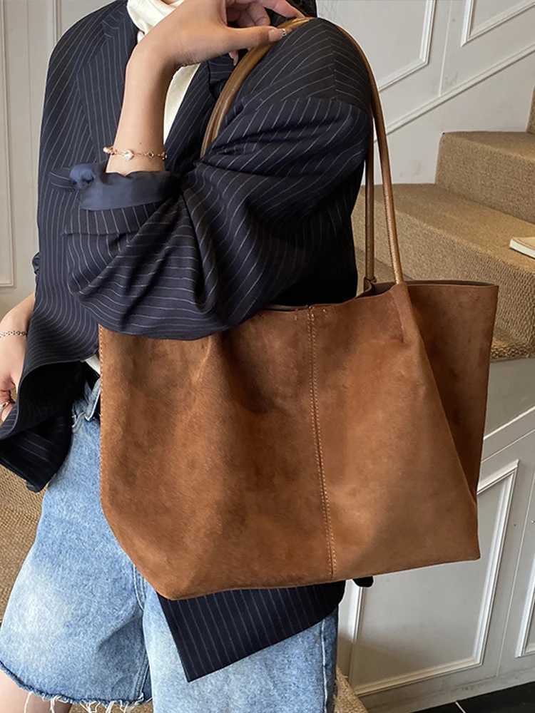 2025 Autumn/Winter New Suedette Shoulder Bag Fashionable and Casual Womens Daily Commuting Handbag with Small Bag H260306