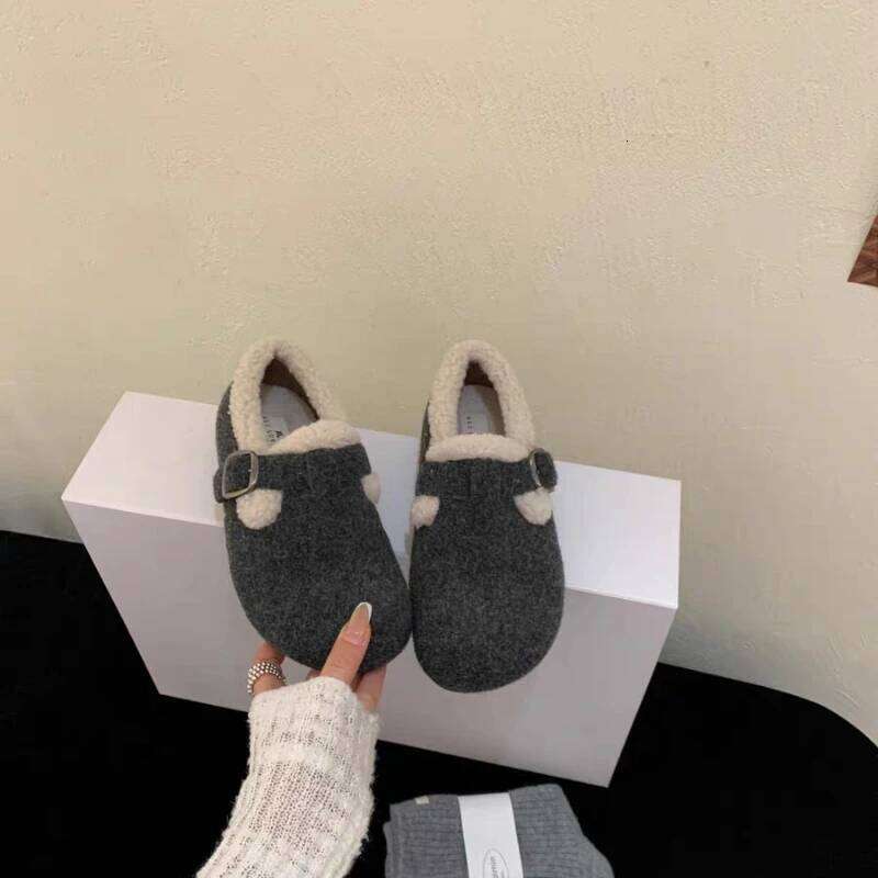 2025 Winter New Women's Comfortable and Fashionable One Step Flat Warm Plush Casual Shoes