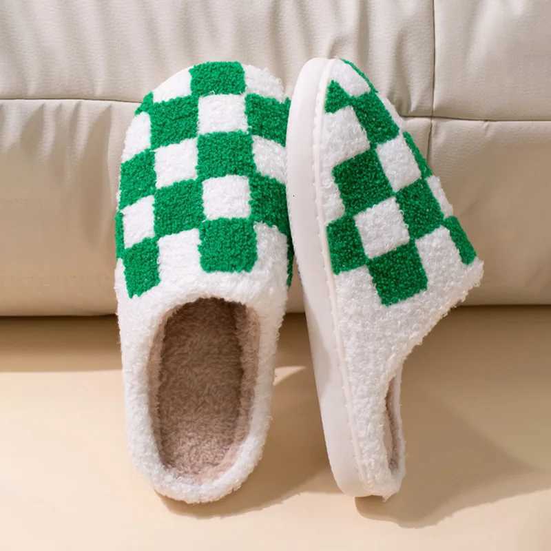 New Fuzzy Slippers Fashion Checker Indoor Embroidery Houseshoes Cozy Woman /Men Winter Fluffy House Retro Checkered Print Shoes S260305