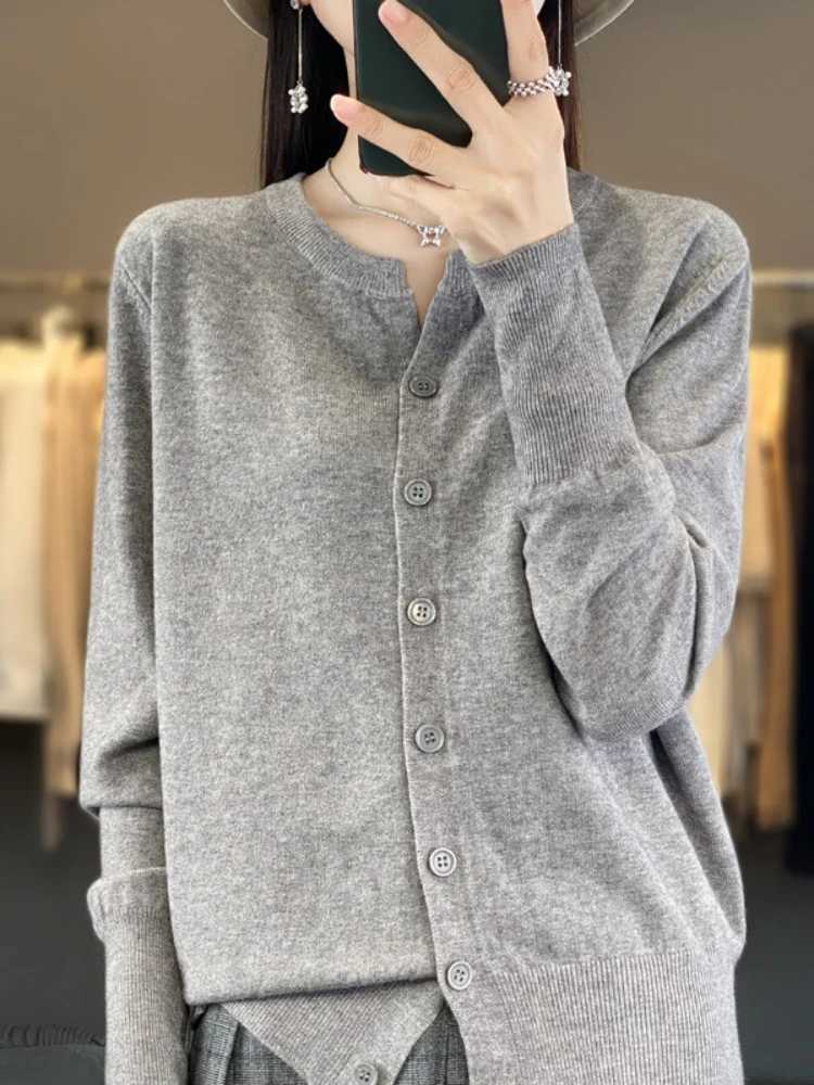 AOSSVIAO 2025 Autumn Winter New Cashmere Cardigan Women Solid Color Sweater Women Loose O-Neck Knitted Sweaters Simple Versatile M260306