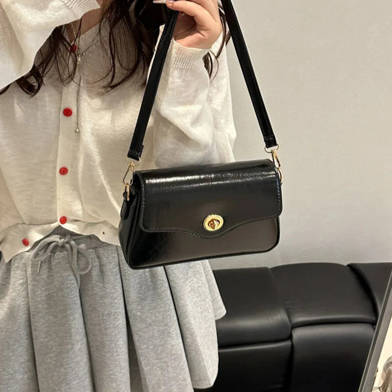 Korean Black Small Square Bag For Women Shoulder Crossbody Retro Fashion Handbag Adjustable Strap 260227