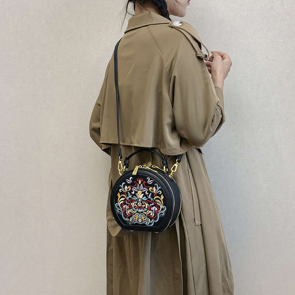 Tote Niche High Quality Embroidered Handbag For Women New Trendy Artistic Chinese Style Single Shoulder Crossbody Small Round Bag