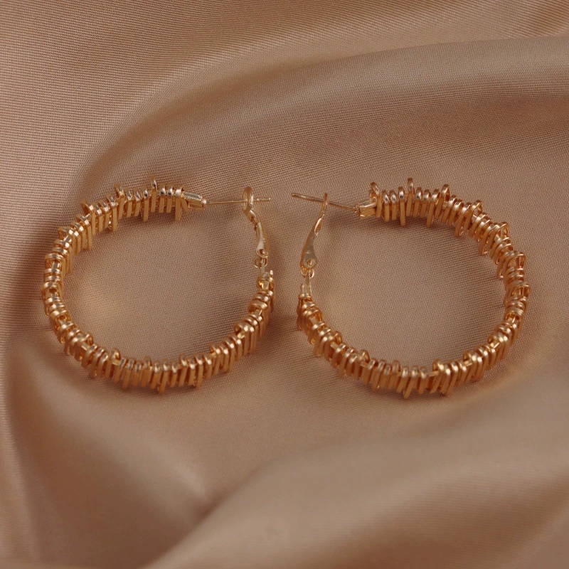 Chic Mosaic Jewelry: Customizable Circle-Shaped Earring With Elegant Aesthetic