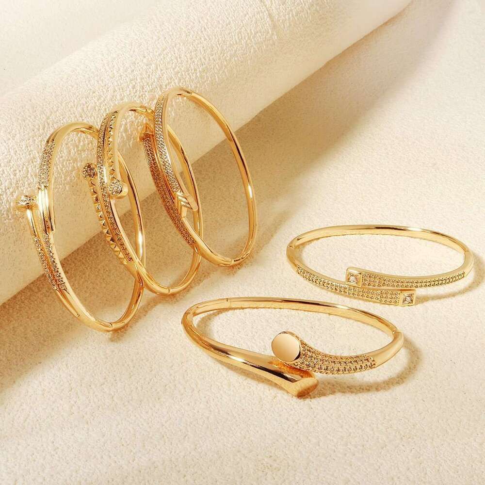 Fashion Metal Light Luxury High-End Copper Bracelet, Inlaid Zirconia Gold Plated Open Cuff, Versatile Jewelry for Women