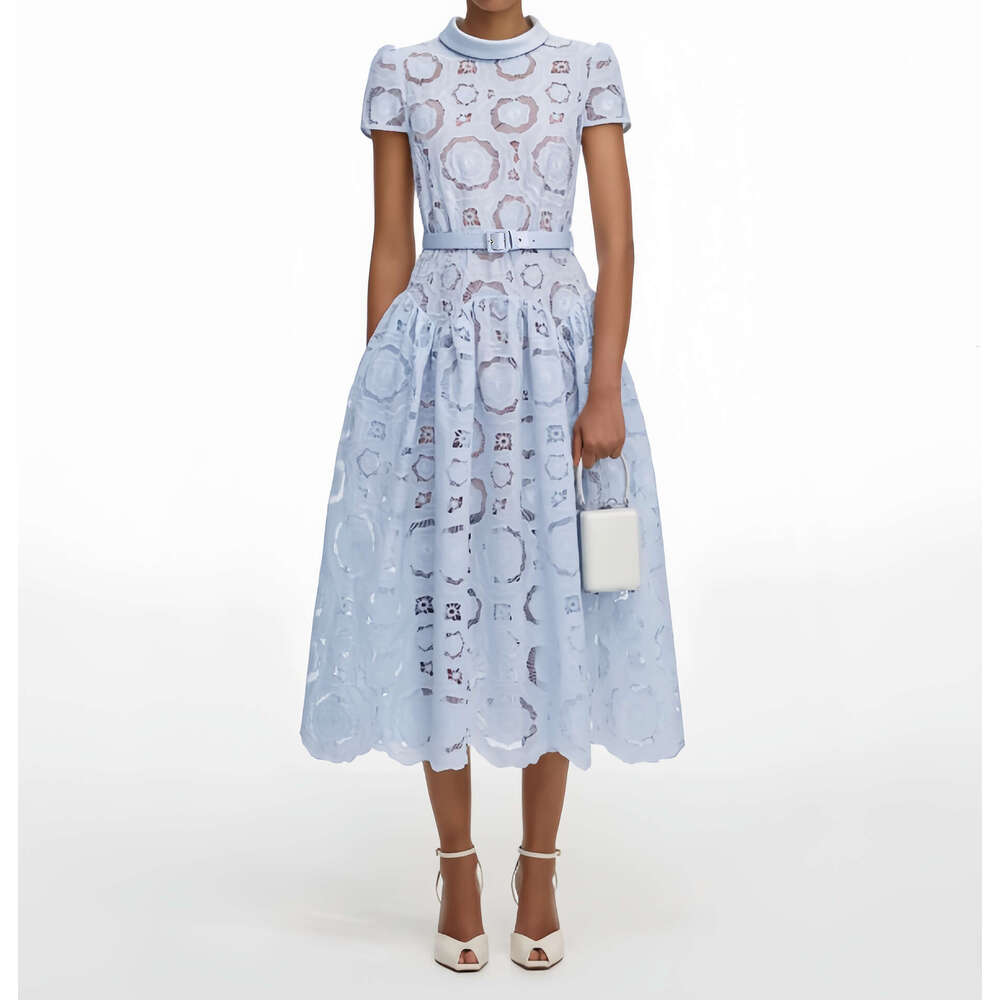 2026 Spring/Autumn New Designer Fashionable Pink Thick Bottom Dress with Hollow h28 Flower Lace Details