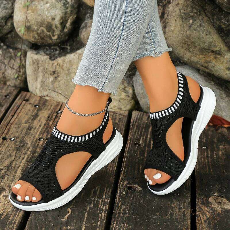 2026 New Women's One Word Buckle Non slip Wear resistant Outdoor Breathable and Comfortable Color blocked Sandals