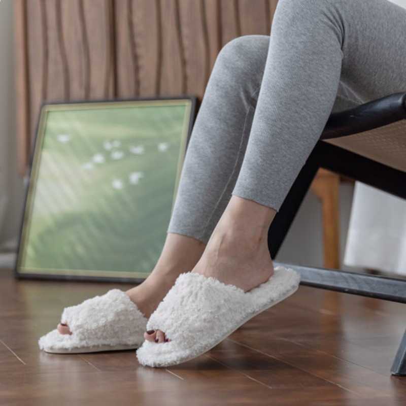 Plush open-toe slippers for women comfortable for indoor and outdoor use cute and soft slip-on house shoes a gift for mothers and bridesmaids S260305