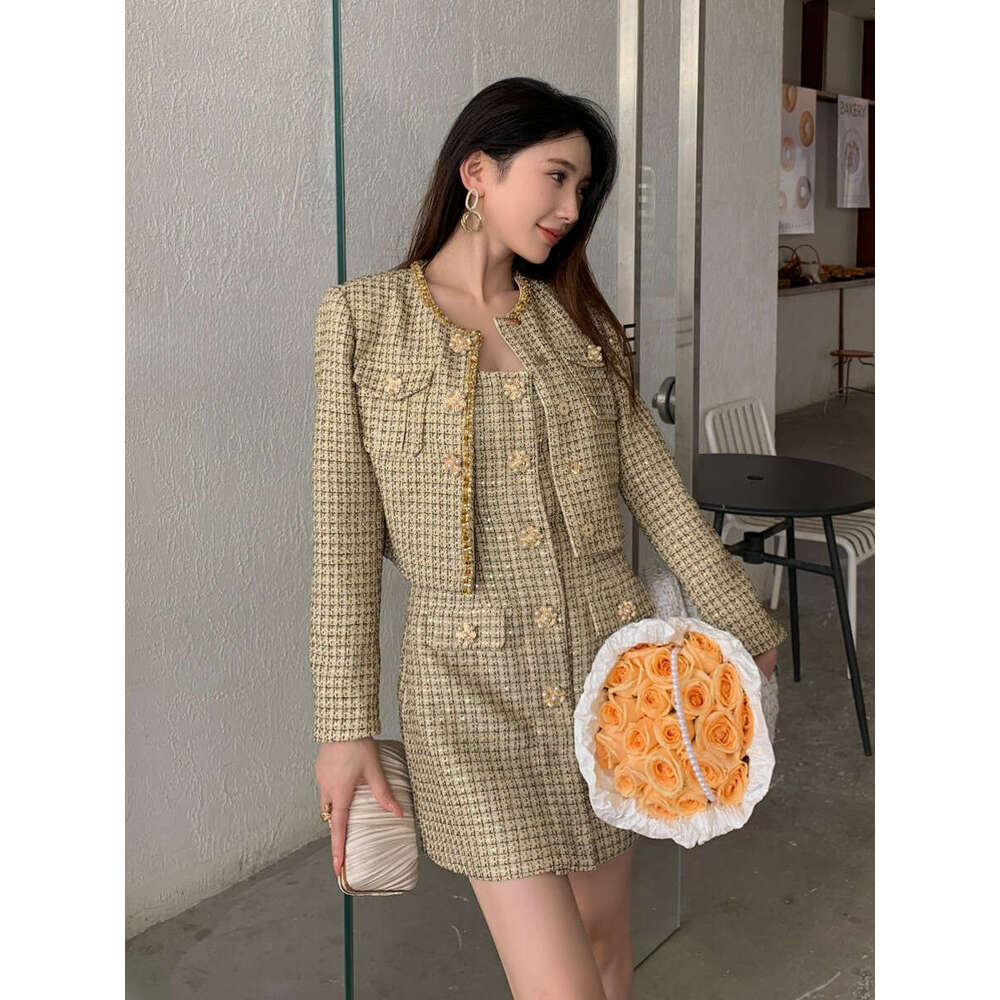 Small fragrance coarse knitted autumn and winter women's two-piece set dress, gold checkered woolen coat and rice skirt