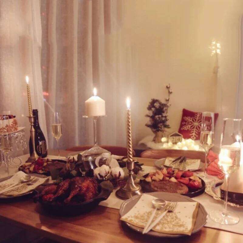 European Bronze Color Stand Stick Candle Holder Home Romantic Dinner Candlestick Wedding Party Table Centerpiece Decor XJ260305