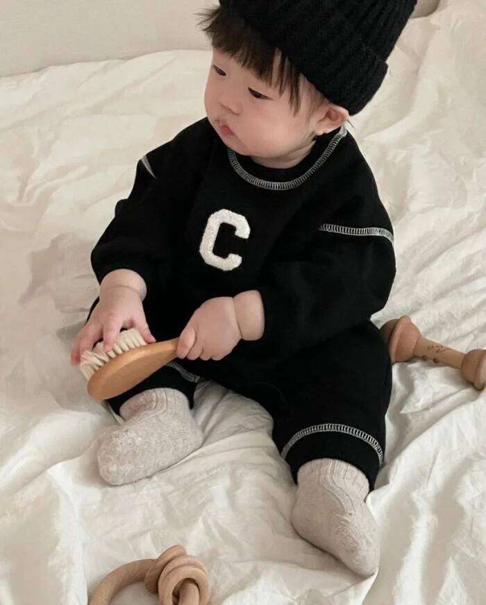 2025 Autumn New Baby Long Sleeve Romper Boy Girl Newborn Fashion Letter Print Jumpsuit Cotton Infant Casual Clothes 0-24M Z260306