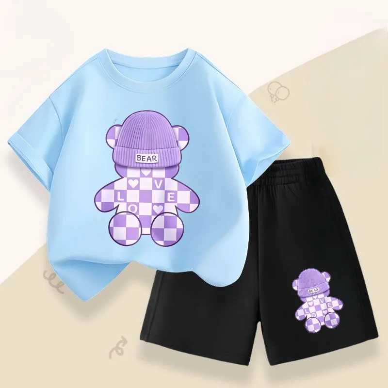 This kids' pink-purple checkered bear short-sleeve set is breathable, comfortable, making it a sweet and cool casual two-piece set for both boys 