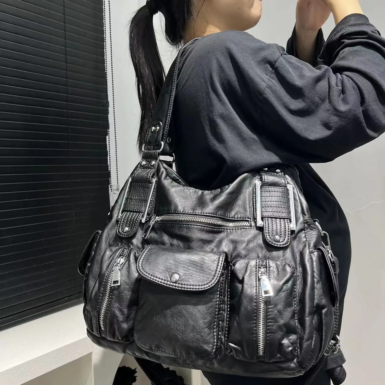 Womens Fashion Y2K Girl Motorcycle Bag Old Lychee Pattern Multi-Pocket Shoulder Crossbody Bag 260306