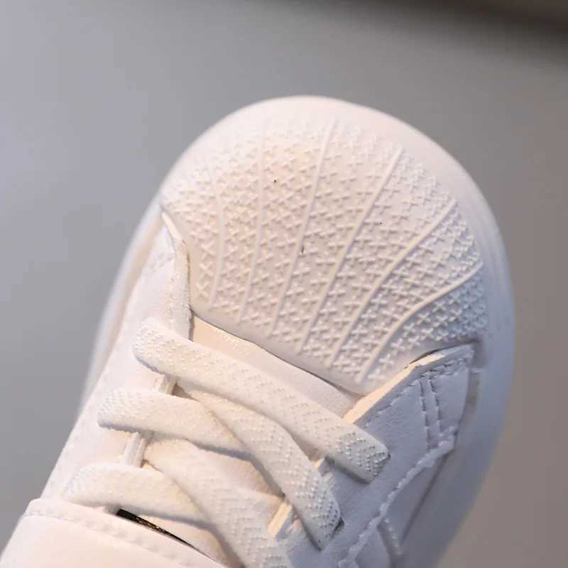 These kids' shell-toe casual sneakers are non-slip, comfortable, and soft, making them perfect for both boys and girls as hook-and-loop walking w