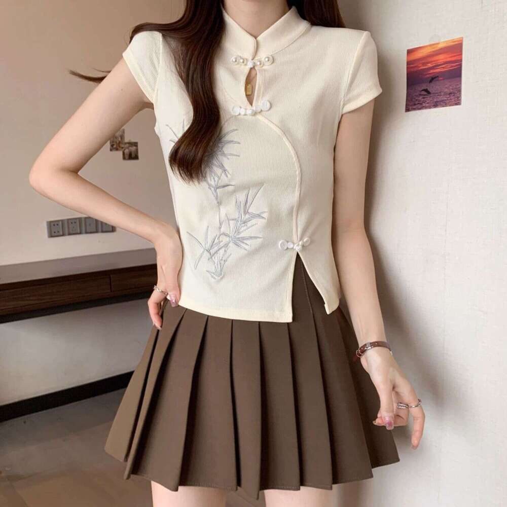 New Slim Fit Short Sleeve Chinese Sle ort Sve Embroidered Slim Fit Women's T-irt Summer 2026 Faion Trend Split Opening qipaoTop Ladies' irt