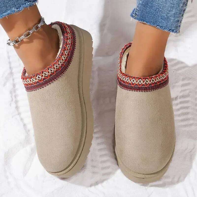 2025 Winter New Ethnic Embroidery Closed Toe Cotton for Women, Flat Heel Outdoor Warm Indoor Slippers