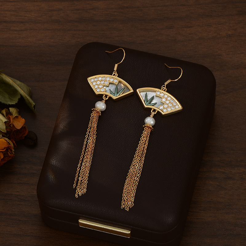 S925 Silver Chinese Style Exquisite Niche National Shell Pearl Fan Earrings Retro Charm Long Tassel Drop Earrings Trend Classic Party Wedding Pendant 