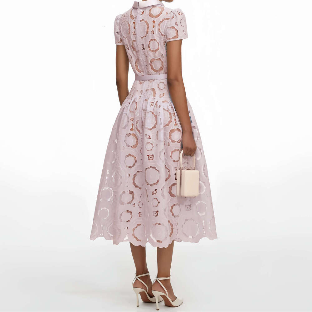 2026 Spring/Autumn New Designer Fashionable Pink Thick Bottom Dress with Hollow h28 Flower Lace Details