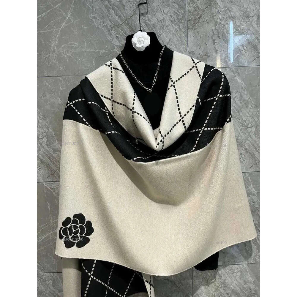 Elegant Women Double Colors Jacquard Acrylic Cashmere Scarf Shawl Spring Summer Leisure Office Wraps Winter Neckerchief Y251211