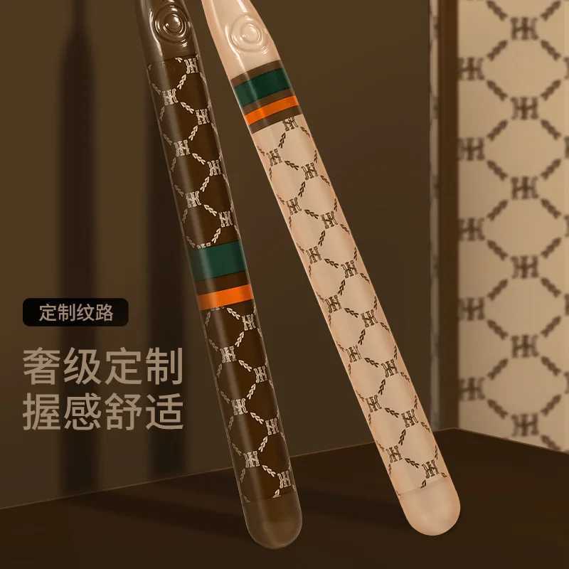 This 6-piece luxury-inspired toothbrush gift set, with ultra-fine neutral bristles and a stylish wide-head design, is perfect for adult home use.T2603