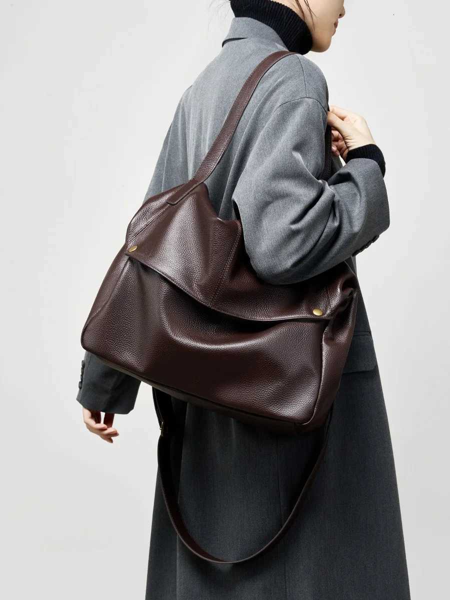 100 genuine leather womens shoulder bag large capacity soft cowhide leather tote Bag simple lady casual Handbag for Commuting H260306
