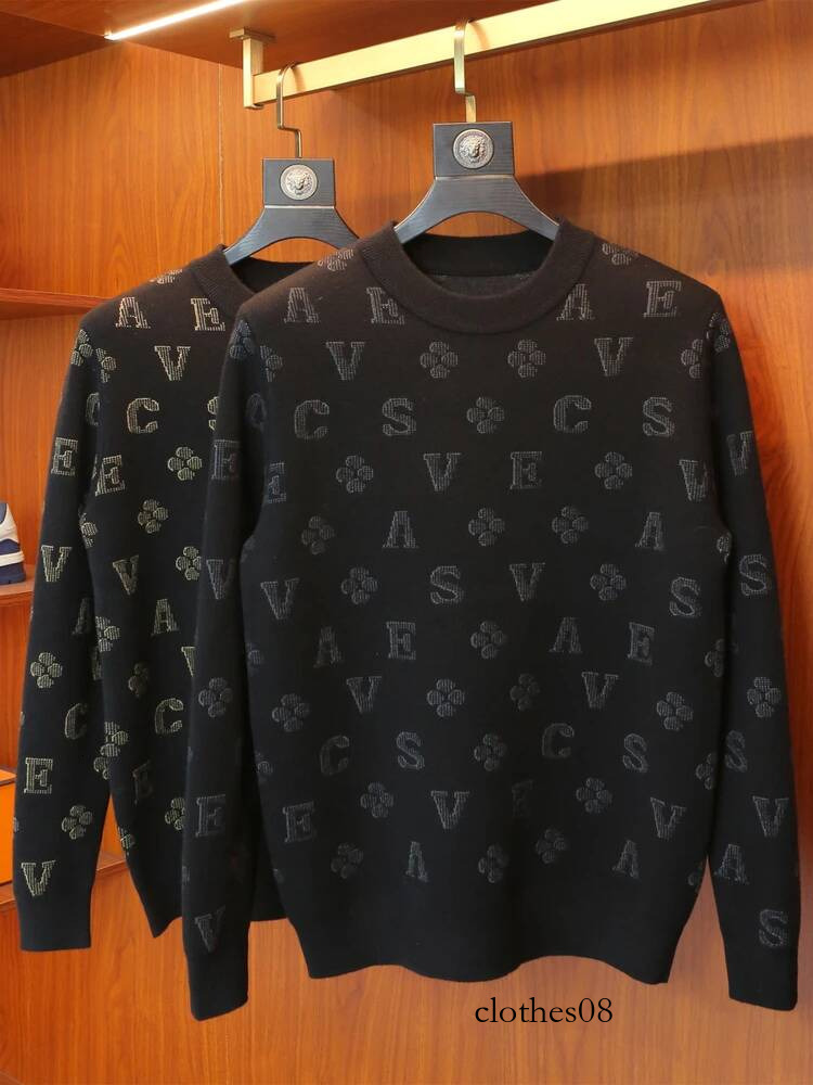 Men's Autumn Winter Thiened Woolen Sweater round Ne Letter Embroidery Faion High End Knitted irt Modern Sle Base Layer