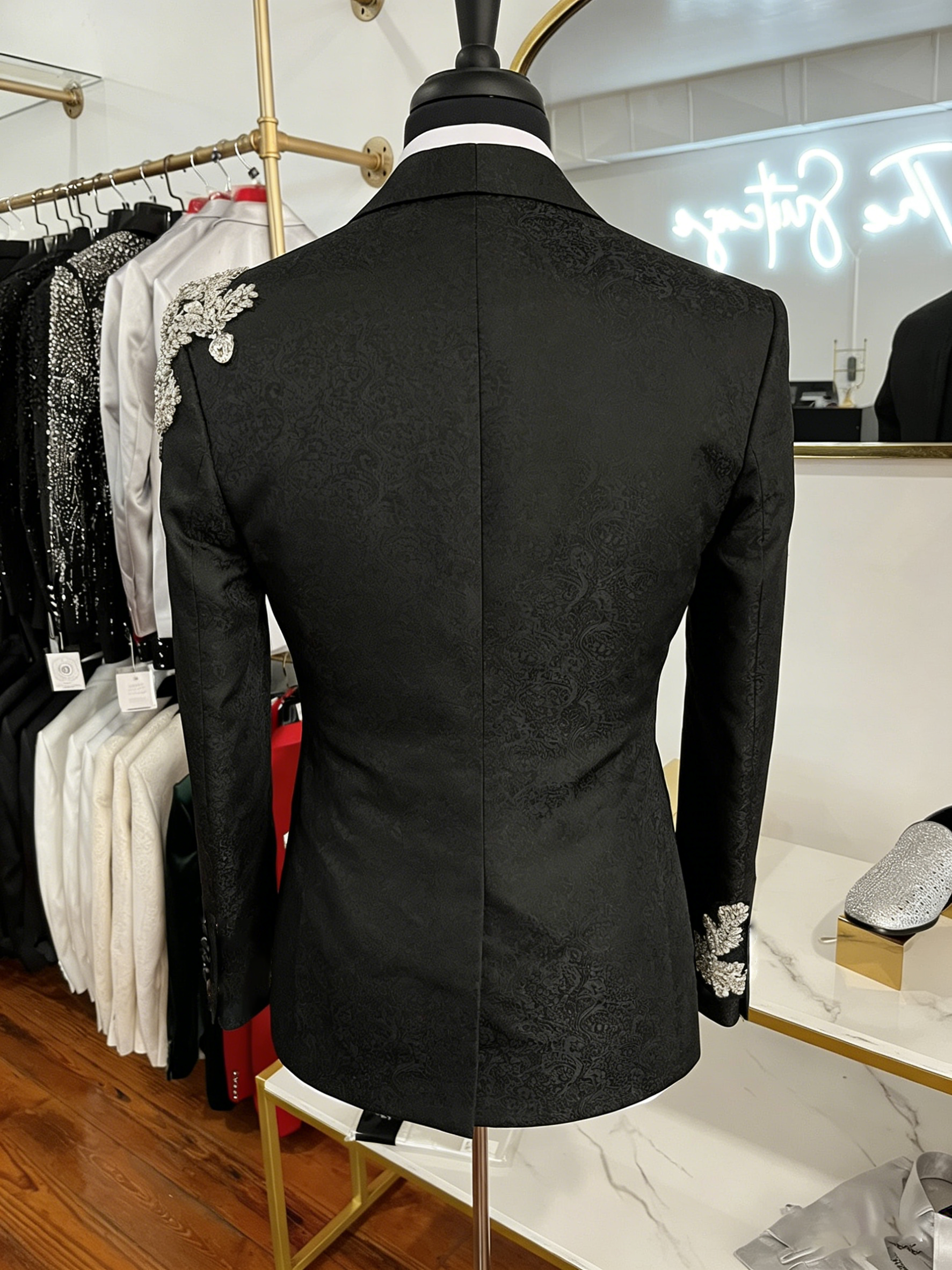 Handsome Men Suits 2 Pieces Crystal Beaded Peaked Lapel Blazer Tailor-Made Jacquard Jacket One Button Groom Customized Coat Pant Plus Size