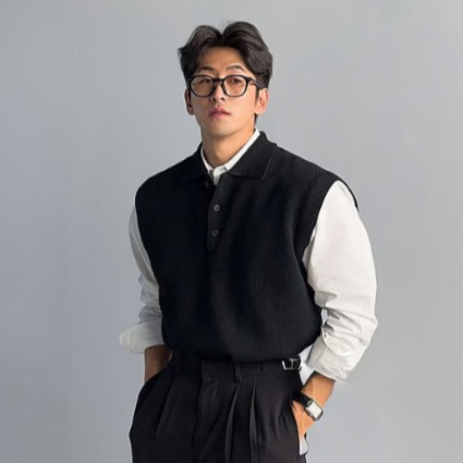 Simple Japanese Retro Sweater Vest Jacket Mens Knitted Cardigan Exterior Vest Trendy 250910