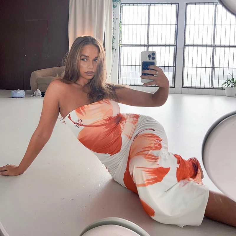 Harajuku Aesthetics Streetwear Classics Flower Print Dresses Fashionable Temperament Sexy Strapless Slimming Long Vacation Dress X260306