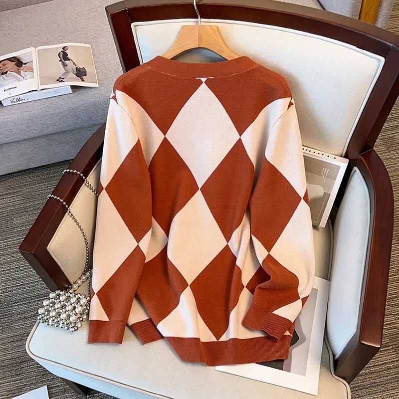 170Kg Plus Size Womens Bust 160 Autumn Loose V-Neck Grid Cardigan Sweater Knitted Jacket 4XL 5XL 6XL 7XL 8XL 9XL M260306
