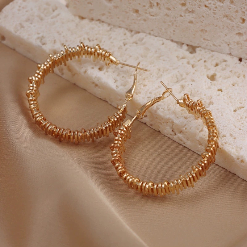 Chic Mosaic Jewelry: Customizable Circle-Shaped Earring With Elegant Aesthetic
