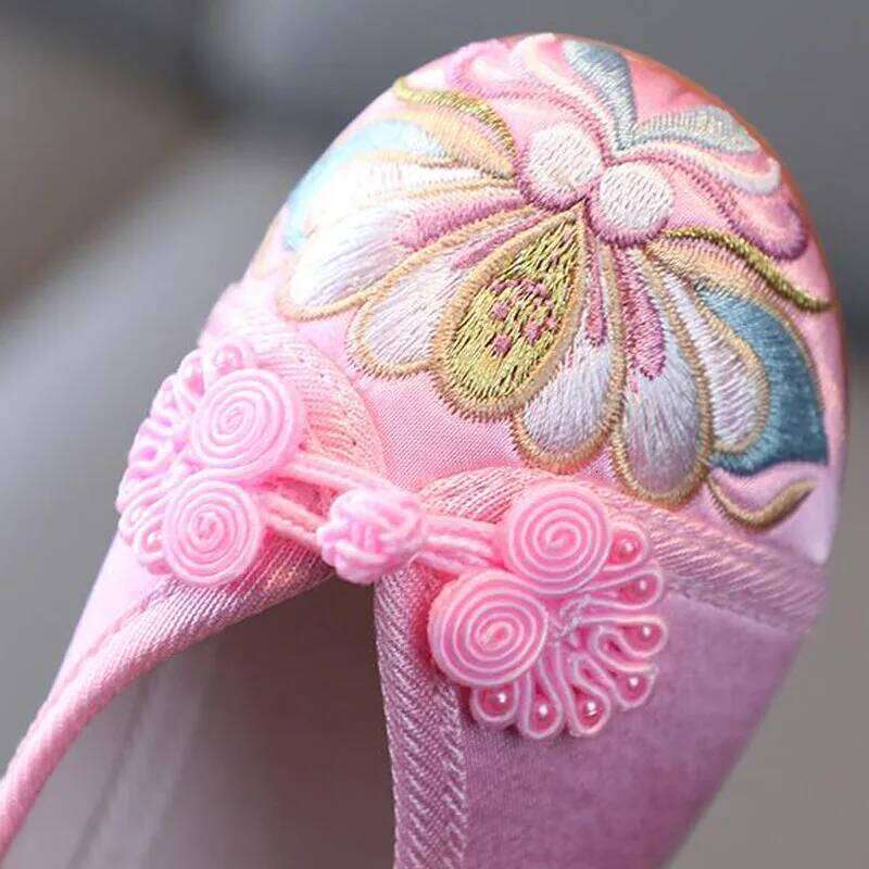 2023New Embroidery Kids for Flat Heel Chinese Style Ballets Flats Spring Autumn Loafers Girls Shoes CSH1434 26H0306