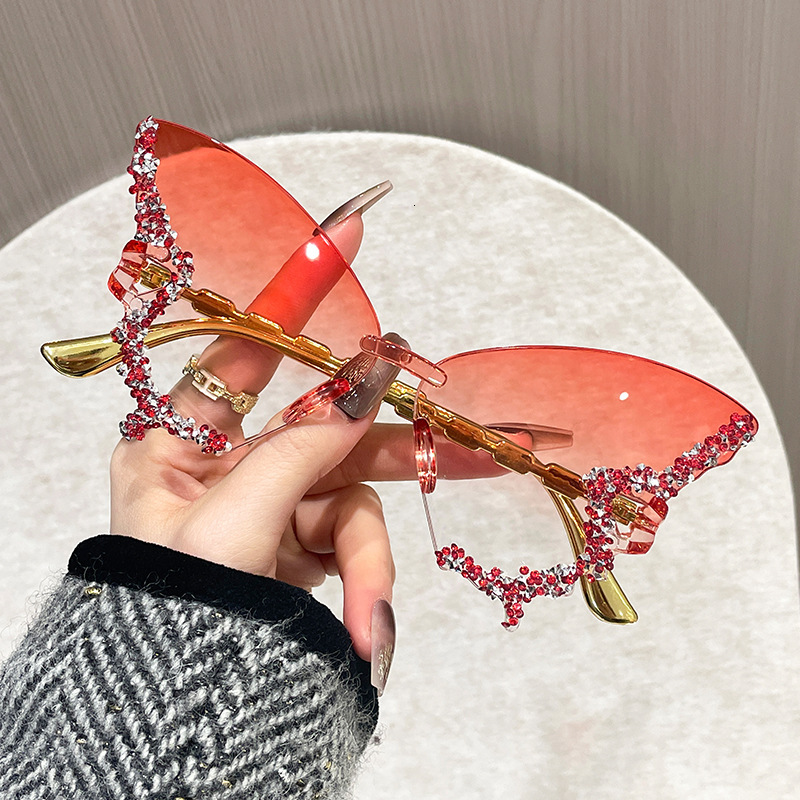 2026 New Designer Luxury Brand Butterfly Men's And Women's Sunglasses High End Style Skinny Face Sunscreen Party Dance Fashion Show Fun Fram