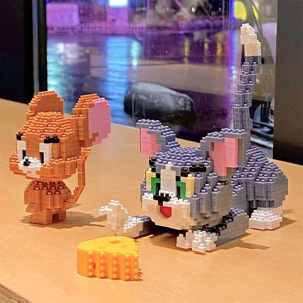 Funny Tom And Jerry Micro Building Blocks Cheese Cat and Mouse Assembly 3D Model Anime Mini Brick Figure Toy For Christmas Gift Z260305