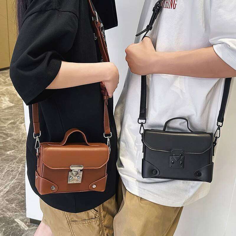 Minimalist Men S Shoulder Fashionable Male PU Leather Crossbody Bags Small Flip Style Messenger Bag Unisex Handbag TIANOUDAISHU
