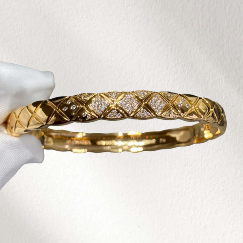 Diamond-Studded Bracelet for Women, Simple and Elegant, Versatile Starry Sky Bracelet, Full Diamond Cross Jewelry fashion accessories