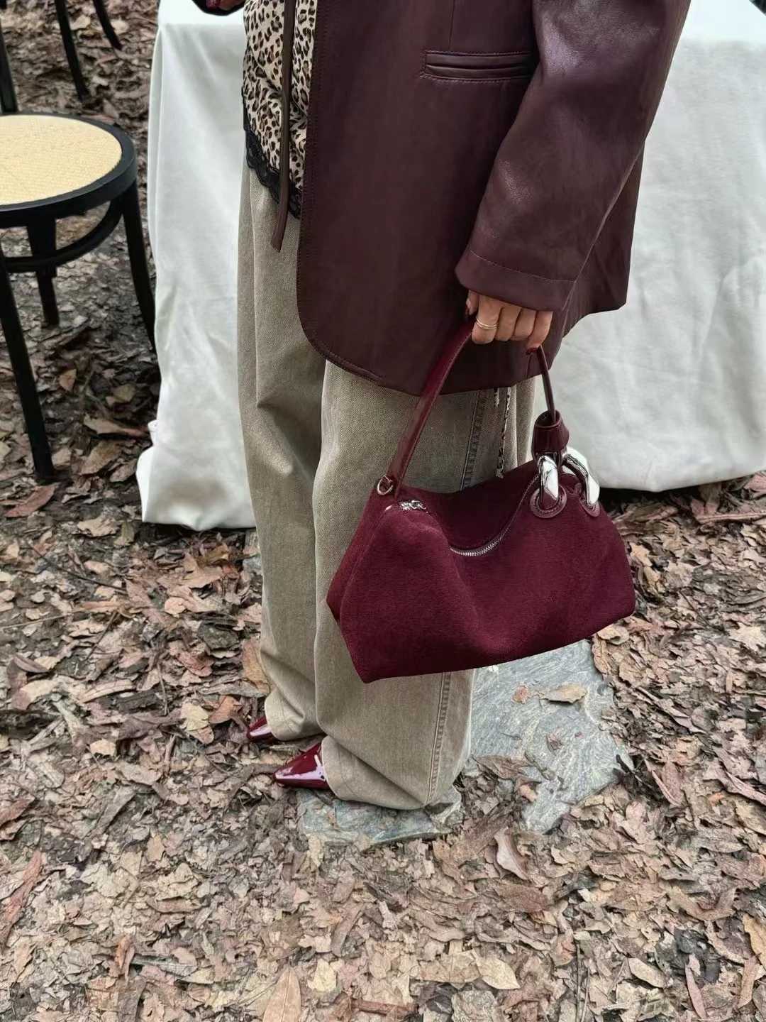 Euro Stylish Carmel Color Hobo Tote Soft 2025 Winter Matte Nubuck Suede Leather Women Crossbody Bag Chamois Ladies Handbag H260306
