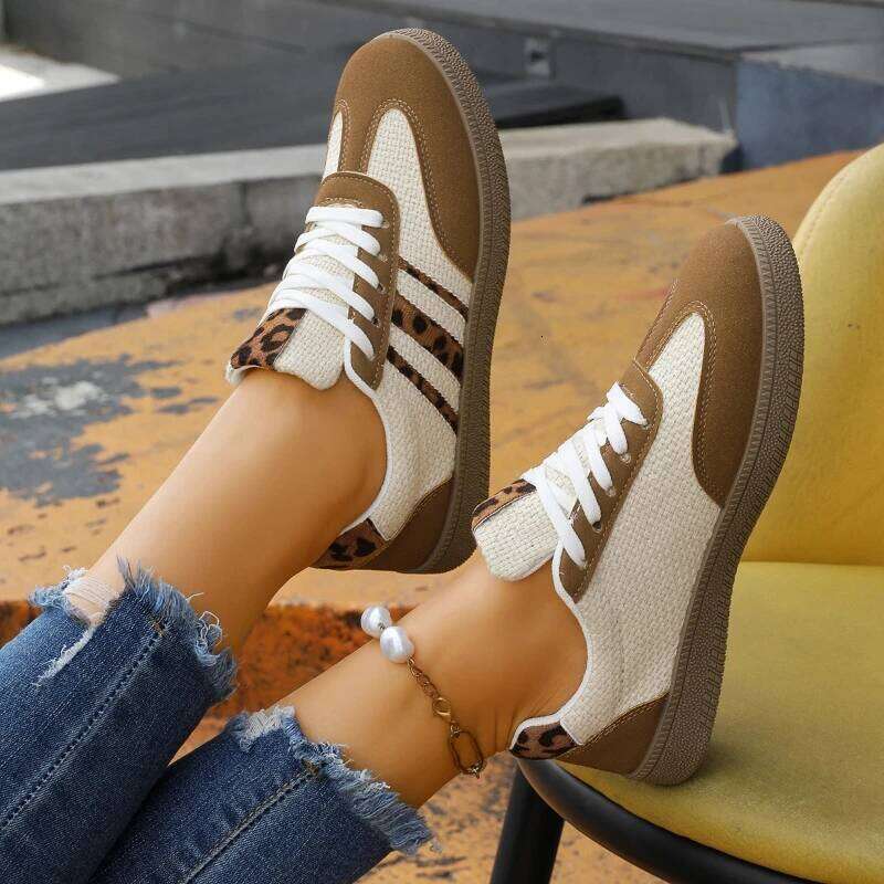 2026 New Women's Lightweight Non slip Outdoor Sports Comfortable Lace up Low cut Color blocked Casual Shoes