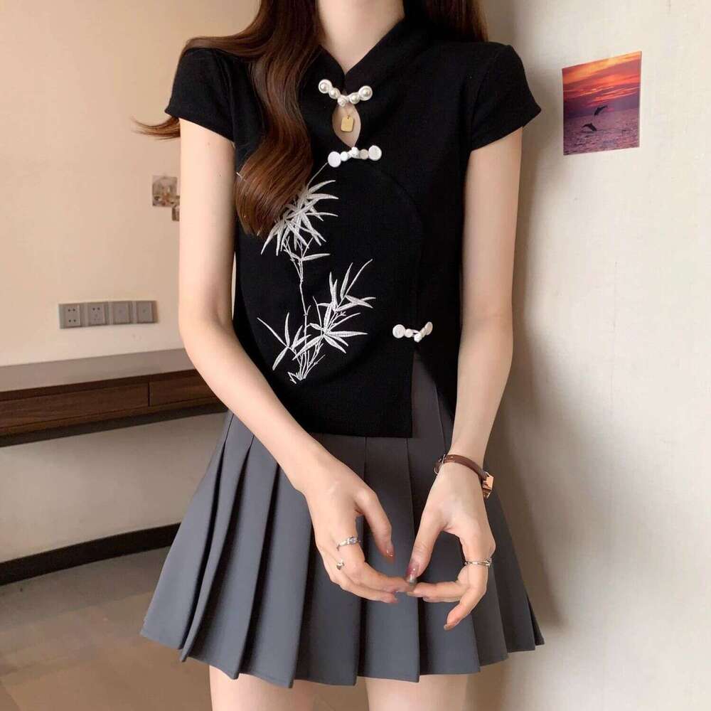 New Slim Fit Short Sleeve Chinese Sle ort Sve Embroidered Slim Fit Women's T-irt Summer 2026 Faion Trend Split Opening qipaoTop Ladies' irt