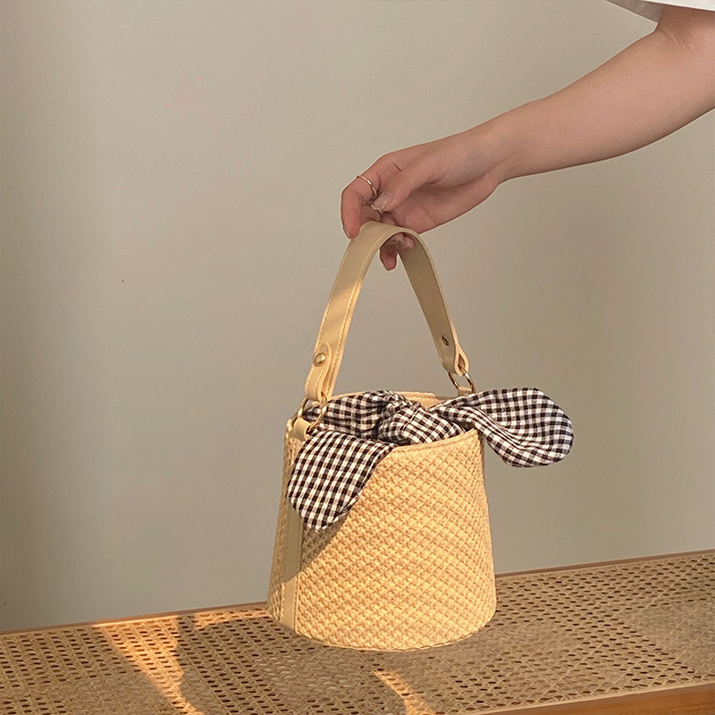 2026 Women's Straw Bucket Luxury Handbag Bag 2026 Summer Fashion Internet Celebrity Personality Knotted Handbag Crossbody Woven Bag Women's 