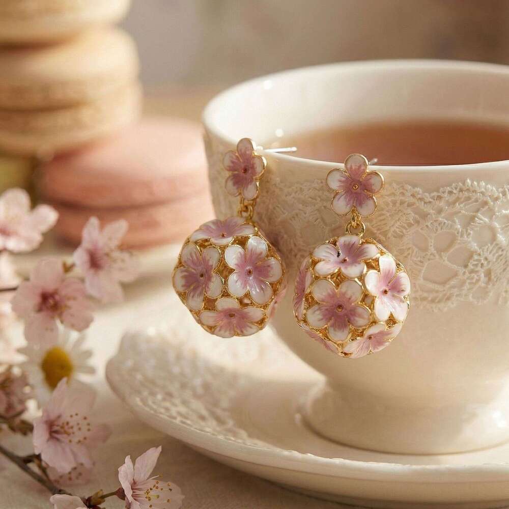 Qingdao Vintage Plant Design Earrings, Hollow Flower Ball, Fashionable Versatile, Sweet And Luxurious, High-End Feel For Women High-Quality