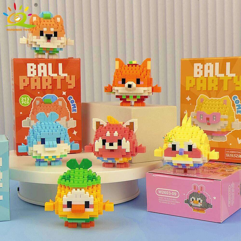 HUIQIBAO Mini Cute animal Micro Building Blocks 3D Diamond BEE Cat Panda Model Bricks DIY City Construction Toys for Children Z260306