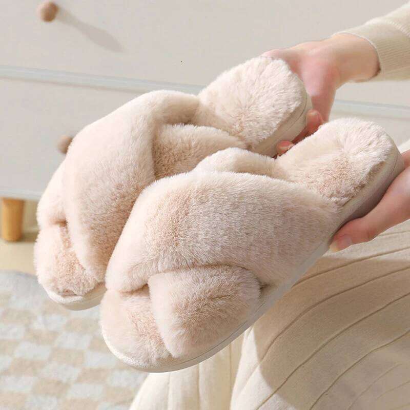 Litfun Winter Fuzzy Women's Non-slip Soft Sole Home Cozy Plush Lining Slides Flat Slip On Warm Outdoor Slippers