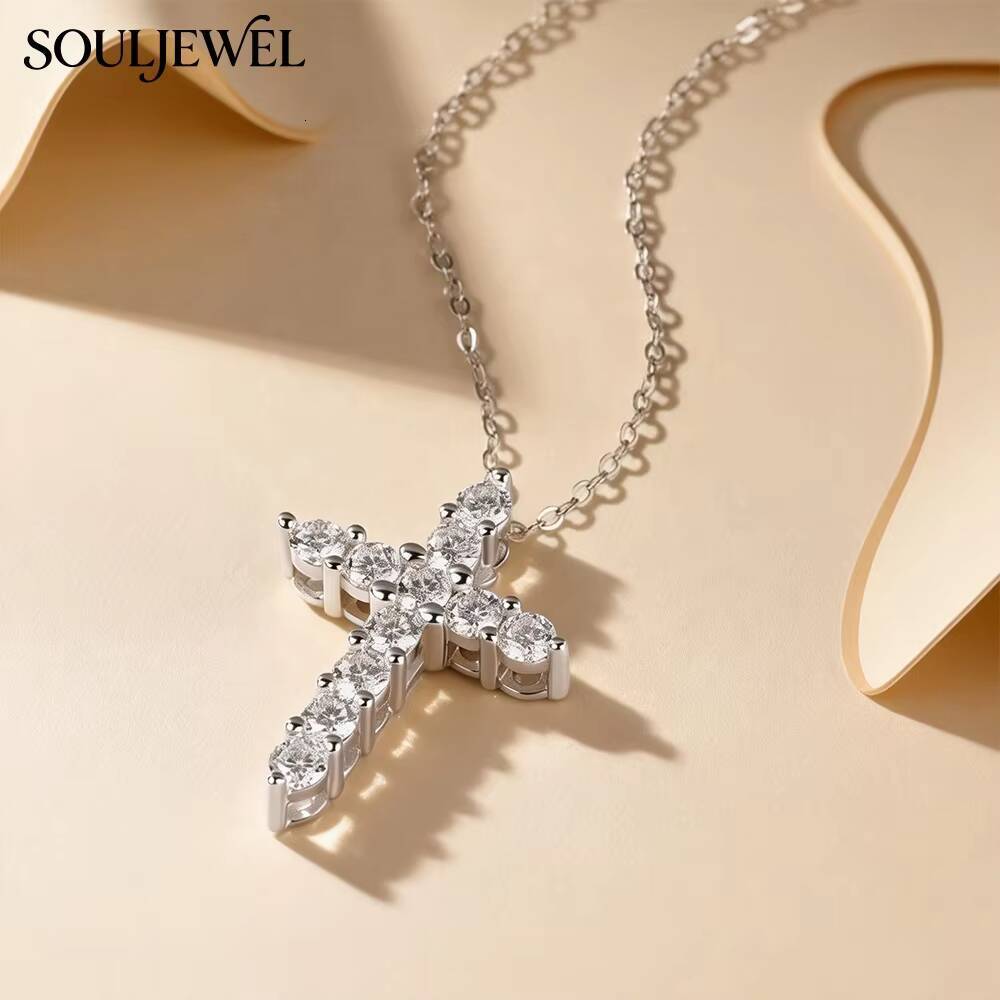 925 Silver Rhodium Plated Moissanite Cross Pendant Necklace Hip Hop Style Rope Chain Religious Jewelry Daily Wear Gift